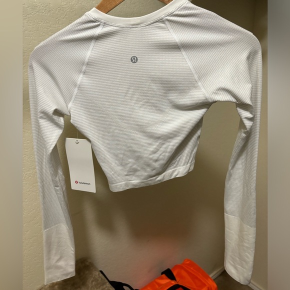 2 New With Tags Swiftly Tech Cropped Long-Sleeve
Shirts 2.0 - Picture 13 of 16